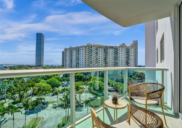2nd image of 19380 Collins Ave #718, Sunny Isles Beach, FL 33160 | MLS# A11974205