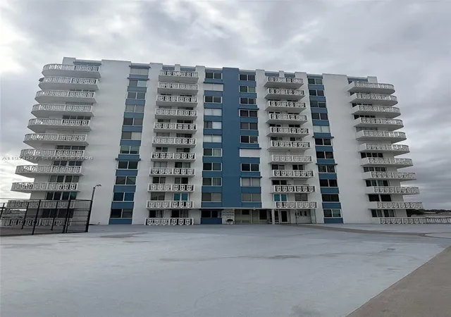 Homes for sale in Daytona Beach, FL | 925 N Halifax 102, Daytona Beach, FL 32118