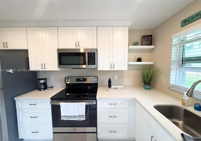 2nd image of 5300 Washington St #O124, Hollywood, FL 33021 | MLS# A11974197