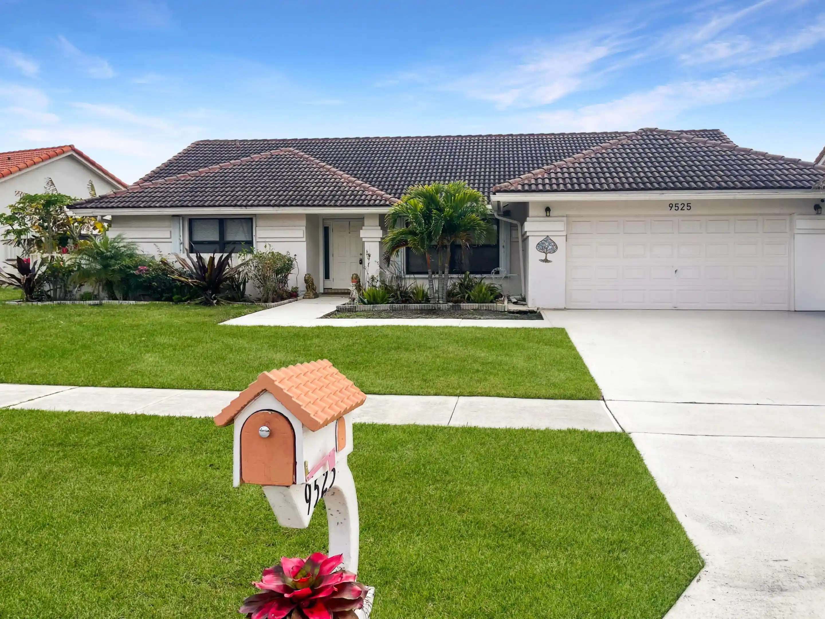 Photo 1 of Single family home for sale at 9525 El Clair Ranch Rd, Boynton Beach, FL 33437 | MLS# R11167767 | Listing updated on 2026-10-27