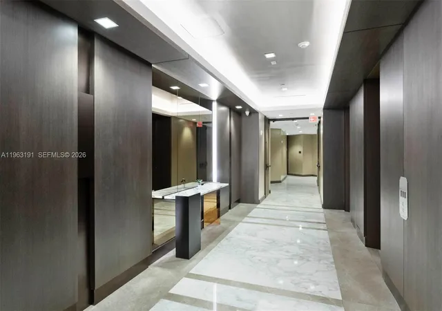 4th image of 19500 Turnberry Wy #20C, Miami, FL 33180 | MLS# A11963191