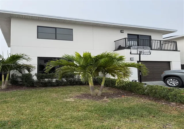 Homes for sale in Florida City, FL | 1360 Nw 3rd St, Florida City, FL 33034 | MLS# A11974445