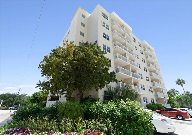 Homes for sale in Fort Lauderdale, FL | 720 Orton Ave #206, Fort Lauderdale, FL 33304 | MLS# F10555492