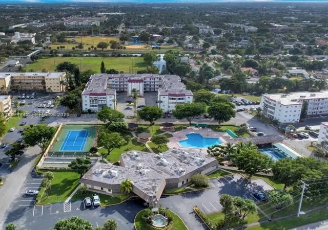 2nd image of 4270 Nw 40Th St, Lauderdale Lakes, FL 33319