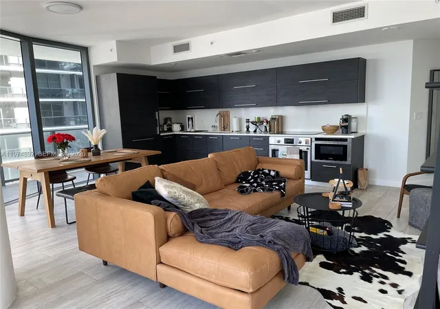 3rd image of 45 Sw 9Th St #1206, Miami, FL 33130 | MLS# A11974897