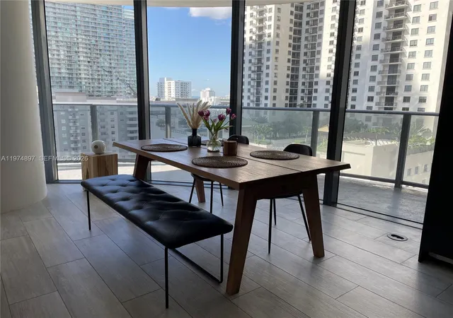 4th image of 45 Sw 9Th St #1206, Miami, FL 33130 | MLS# A11974897