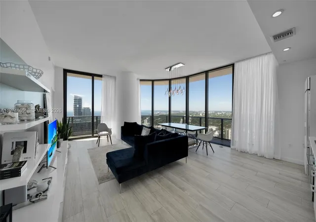 2nd image of 55 Sw 9Th St #4406, Miami, FL 33130 | MLS# A11974865