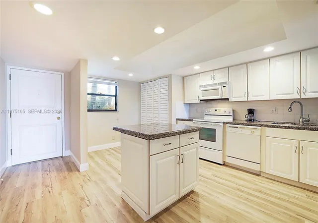 Homes for sale in North Palm Beach, FL | 1036 Us Hwy 1 216 #216, North Palm Beach, FL 33408 | MLS# A11975165