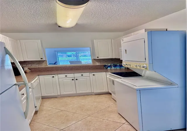 Homes for sale in Boca Raton, FL | 8838 Bella Vista Dr, Boca Raton, FL 33433 | MLS# A11975210