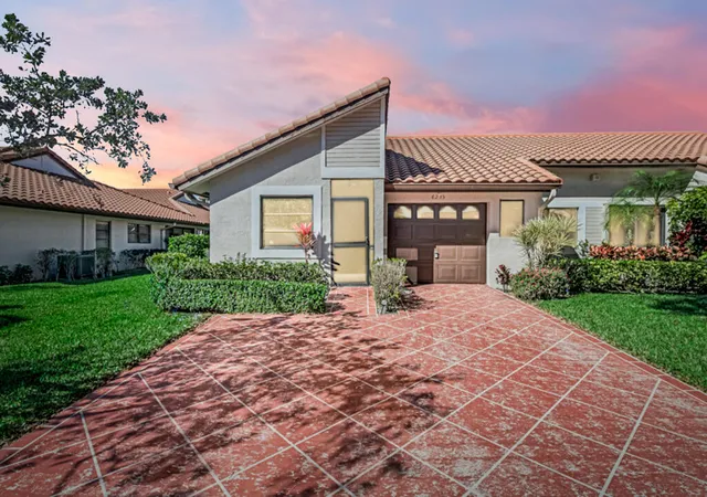 2nd image of 6235 Kings Gate Cir, Delray Beach, FL 33484 | MLS# R11168099