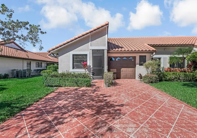 3rd image of 6235 Kings Gate Cir, Delray Beach, FL 33484 | MLS# R11168099