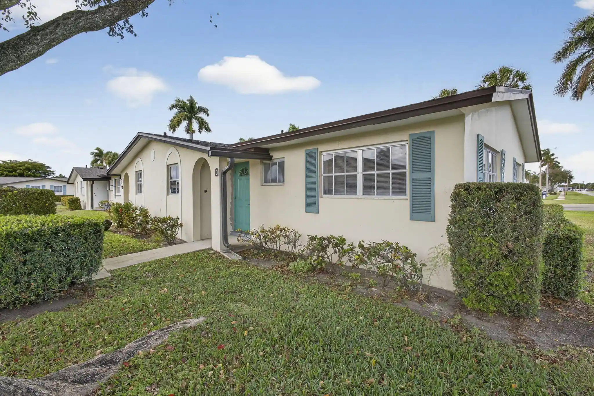 Photo 1 of Single family home for sale at 2960 Ashley Dr E #D, West Palm Beach, FL 33415 | MLS# R11168206 | Listing updated on 2026-10-28