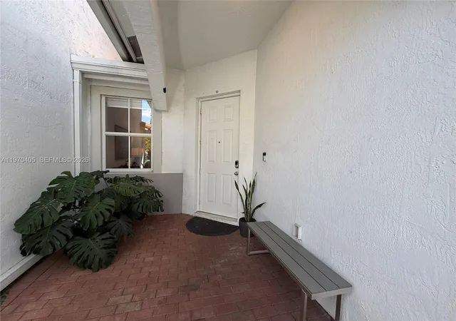 4th image of 10832 Nw 84Th St, Doral, FL 33178 | MLS# A11970405