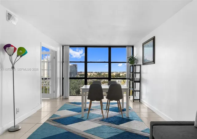 4th image of 1000 Parkview Dr #1001, Hallandale Beach, FL 33009 | MLS# A11975305