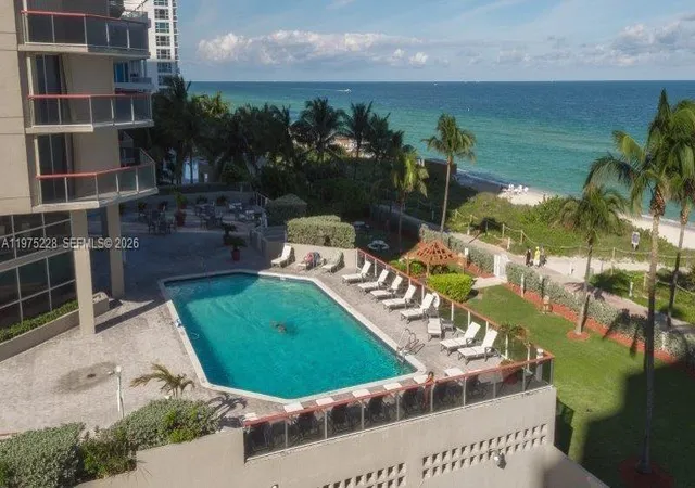 2nd image of 6767 Collins Ave #706, Miami Beach, FL 33141 | MLS# A11975228