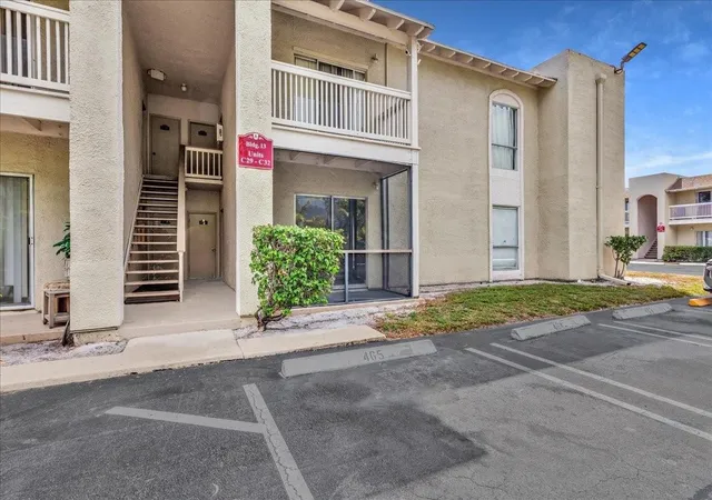 Listing Photo 3 - Condo for sale in Cross Creek Condominiums located at 1500 N Congress Ave, West Palm Beach, FL 33401 - Unit #C31