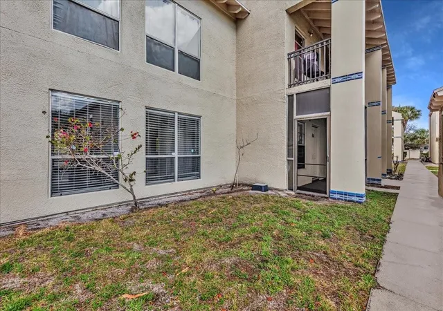 Listing Photo 4 - Condo for sale in Cross Creek Condominiums located at 1500 N Congress Ave, West Palm Beach, FL 33401 - Unit #C31