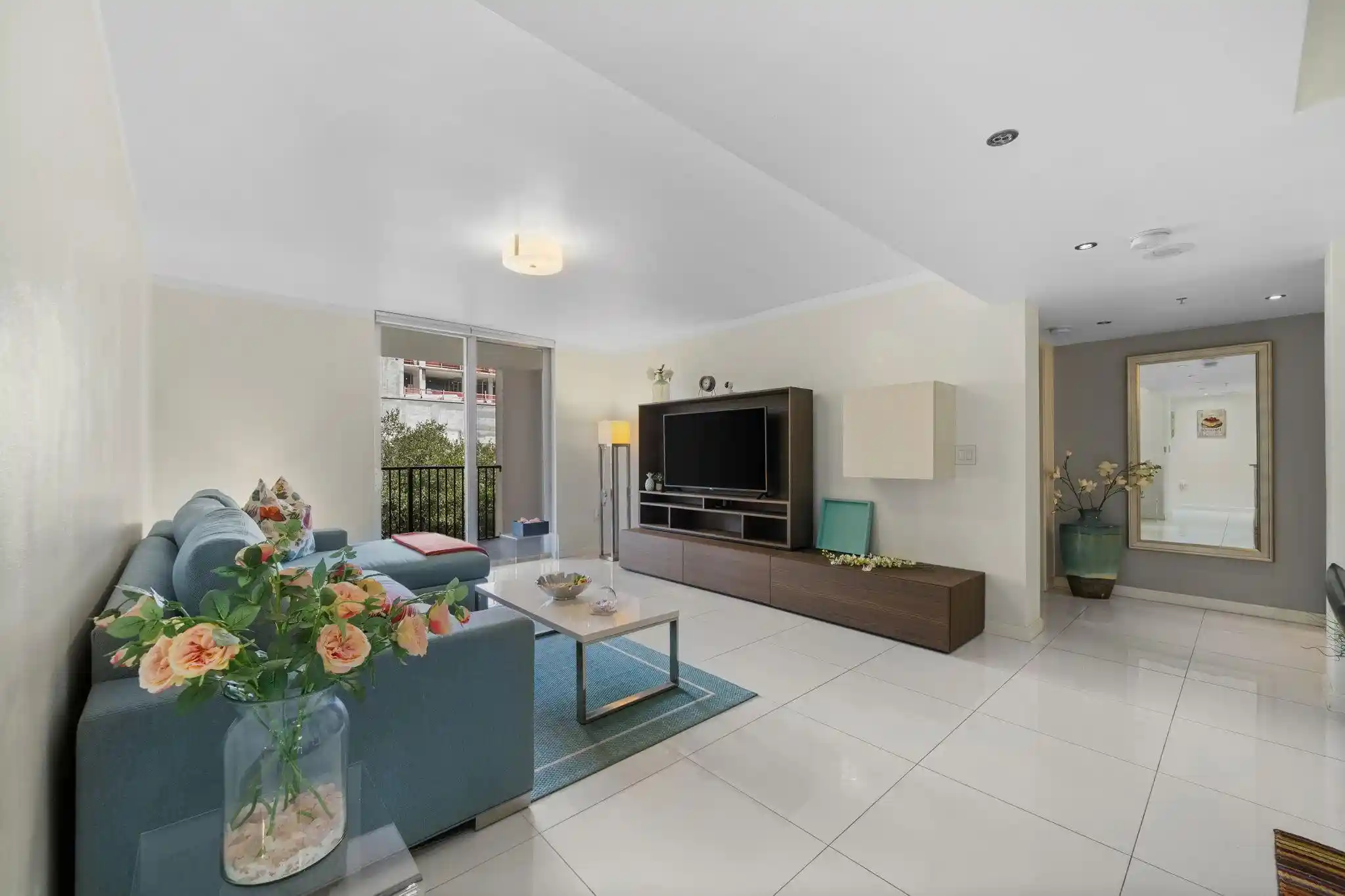 Listing Photo 1 - Condo for sale in 520 SE 5th Ave located at 520 SE 5th Ave, Fort Lauderdale, FL 33301 - Unit #2406