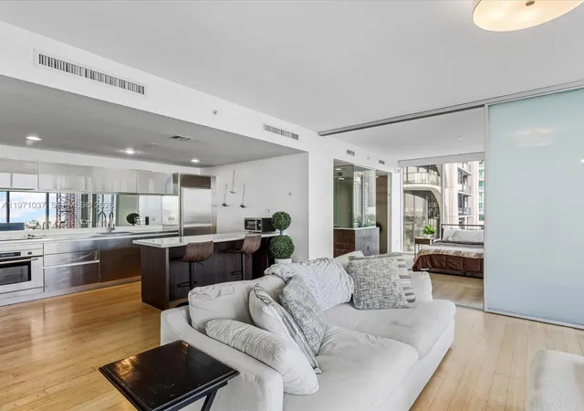 4th image of 1040 Biscayne Blvd #1107, Miami, FL 33132 | MLS# A11971037