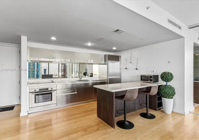 5th image of 1040 Biscayne Blvd #1107, Miami, FL 33132 | MLS# A11971037