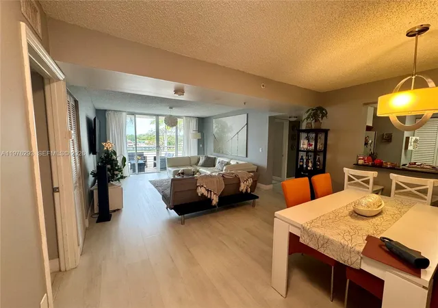 3rd image of 2711 Ocean Club Blvd #202, Hollywood, FL 33019 | MLS# A11976293