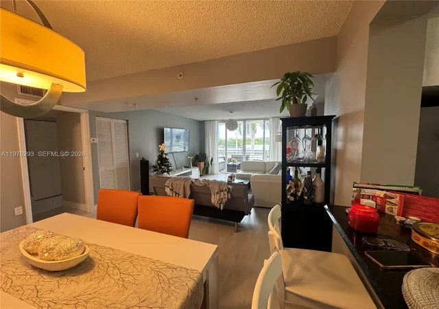 5th image of 2711 Ocean Club Blvd #202, Hollywood, FL 33019 | MLS# A11976293