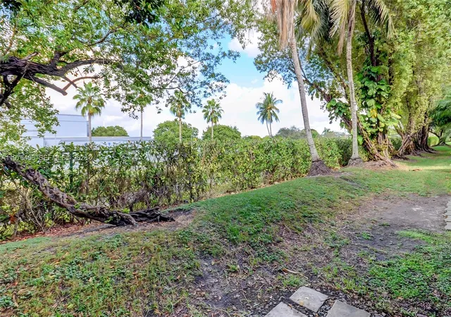 2nd image of 5737 Nw 114Th Path, Doral, FL 33178