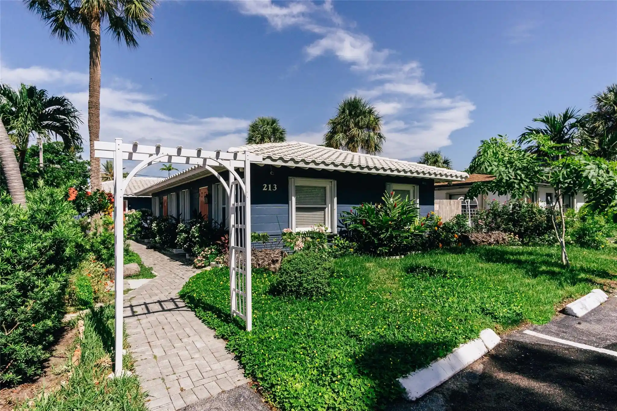 Multi family home for sale at 213 Hibiscus Ave, Pompano Beach, FL 33062 | MLS# F10556073