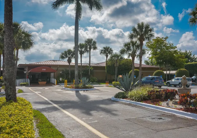 Photo 3 of Condo for sale at 477 Lake Dora Dr, West Palm Beach, FL 33411 | MLS# R11168656 | Listing updated on 2026-10-29