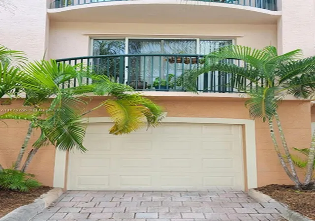 Homes for sale in Fort Lauderdale, FL | 2033 Se 10th Ave #614, Fort Lauderdale, FL 33316 | MLS# A11976766