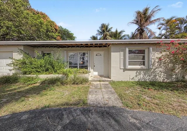 1st image of 7730 W Lake Dr, West Palm Beach, FL 33406 | MLS# F10556260