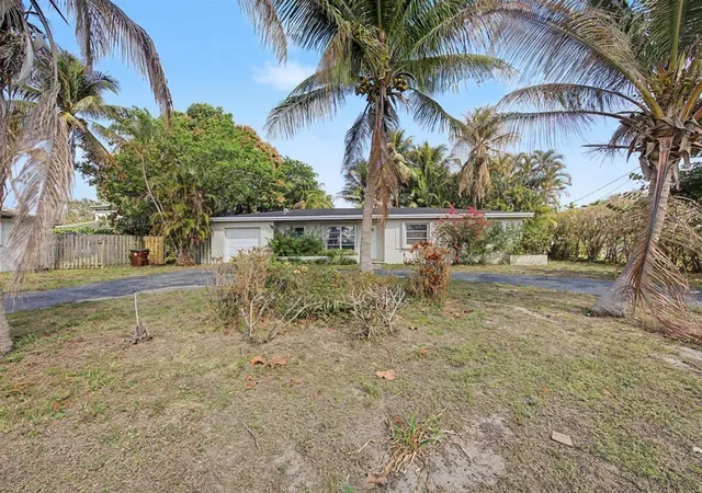 3rd image of 7730 W Lake Dr, West Palm Beach, FL 33406 | MLS# F10556260