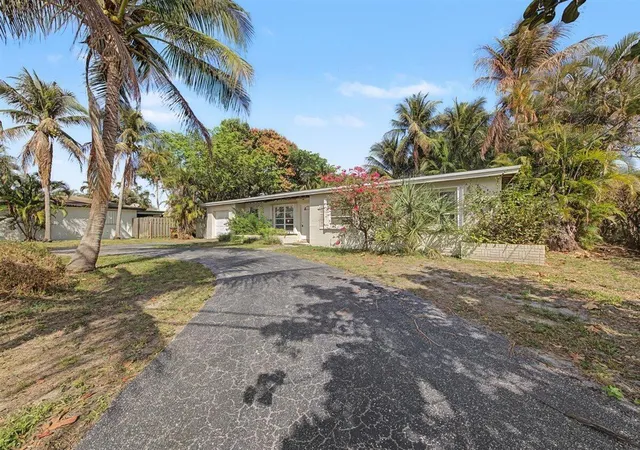 4th image of 7730 W Lake Dr, West Palm Beach, FL 33406 | MLS# F10556260