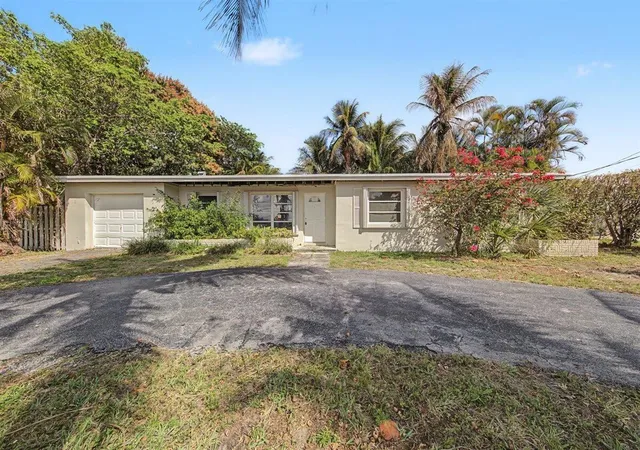 5th image of 7730 W Lake Dr, West Palm Beach, FL 33406 | MLS# F10556260