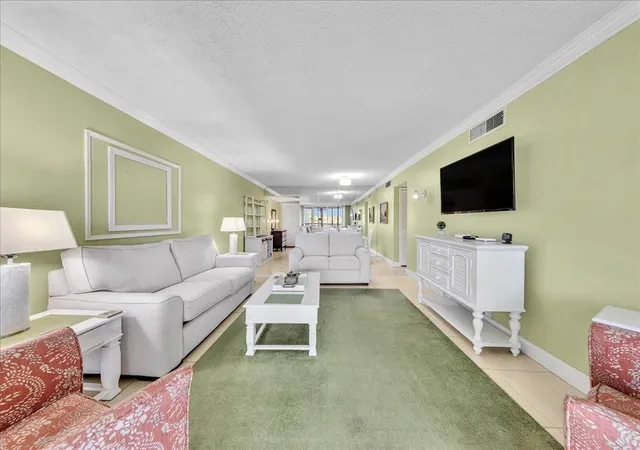Homes for sale in Pompano Beach, FL | 2651 S Crse Dr, Pompano Beach, FL 33069