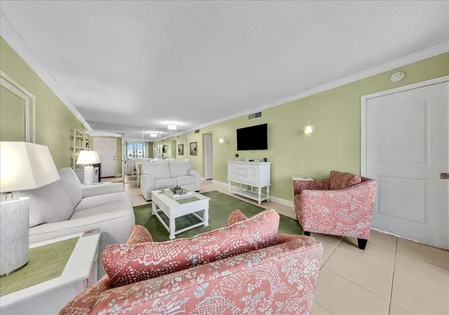 Homes for sale in Pompano Beach, FL | 2651 S Crse Dr, Pompano Beach, FL 33069