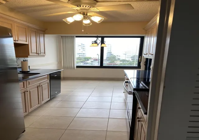 3rd image of 3589 S Ocean Blvd #402, Palm Beach, FL 33480 | MLS# R11168905
