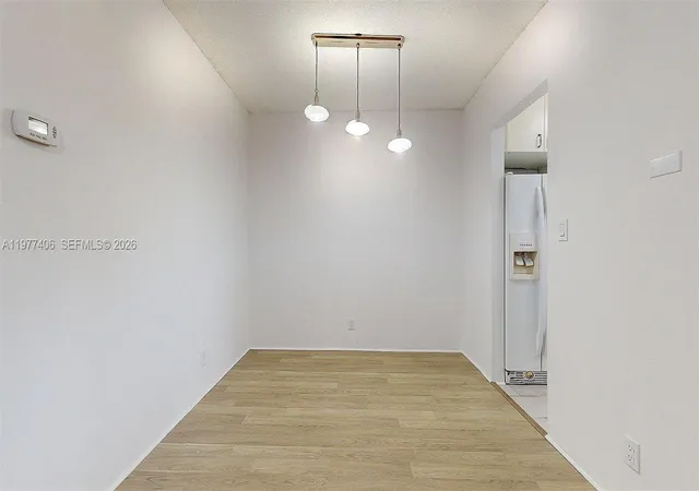 3rd image of 5300 Washington St #D303, Hollywood, FL 33021 | MLS# A11977406