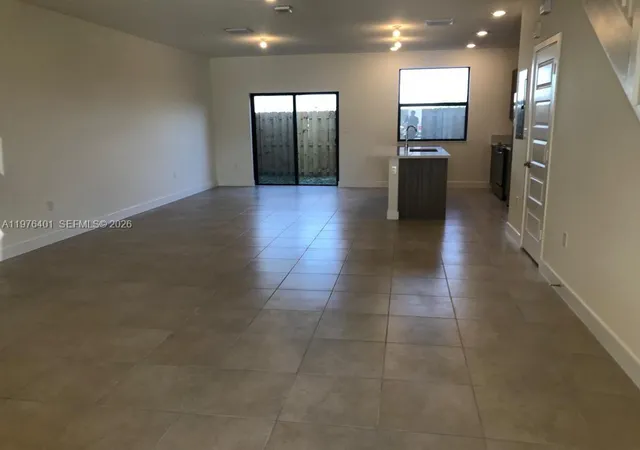 3rd image of 10431 Nw 82Nd St, Doral, FL 33178