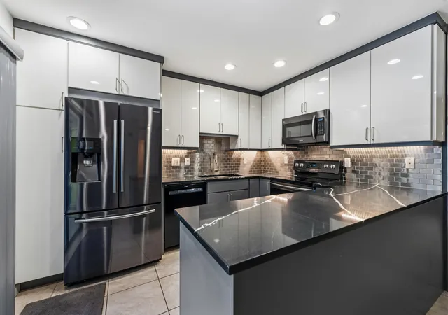 Photo 1 of Townhouse for sale at 3852 Se Jefferson St, Stuart, FL 34997 | MLS# R11169178 | Listing updated on 2026-09-23