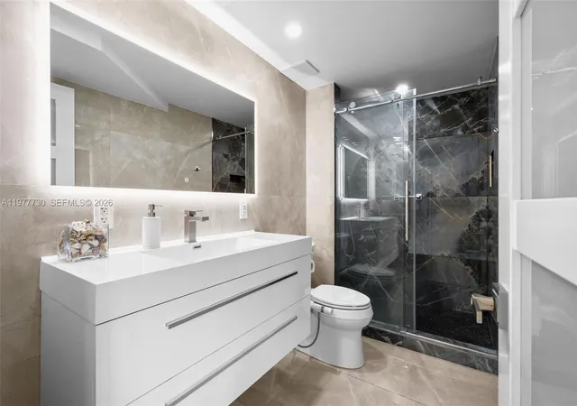 29th image of 19667 Turnberry Wy #20B, Aventura, FL 33180 | MLS# A11977730