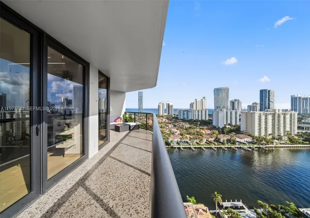 3rd image of 19667 Turnberry Wy #20B, Aventura, FL 33180 | MLS# A11977730
