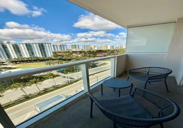 3rd image of 19201 Collins Ave #933, Sunny Isles Beach, FL 33160 | MLS# A11977628
