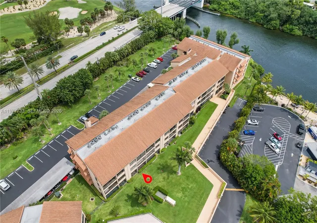 Homes for sale in North Palm Beach, FL | 1036 Us Highway 1 116, North Palm Beach, FL 33408 | Houzeo