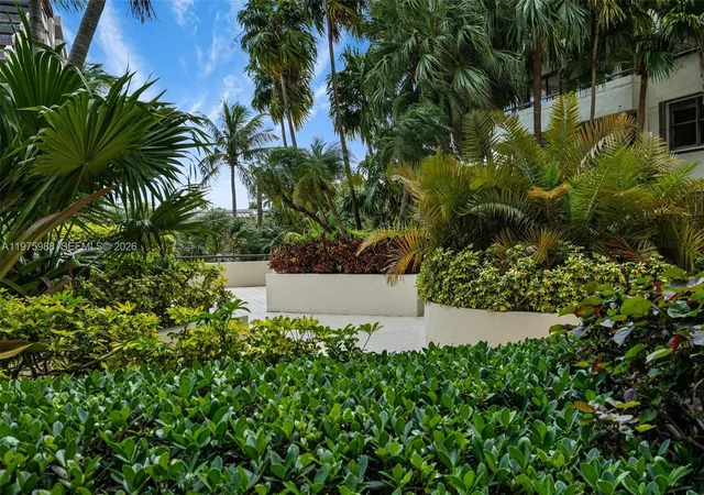 2nd image of 170 Ocean Ln Dr, Key Biscayne, FL 33149