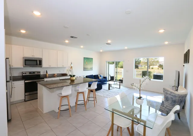 5th image of 656 Ne Waters Edge Ln, Port Saint Lucie, FL 34983 | MLS# R11169256