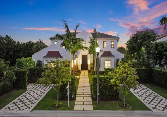 1st image of 248 E Lakewood Rd, West Palm Beach, FL 33405 | MLS# R11169330