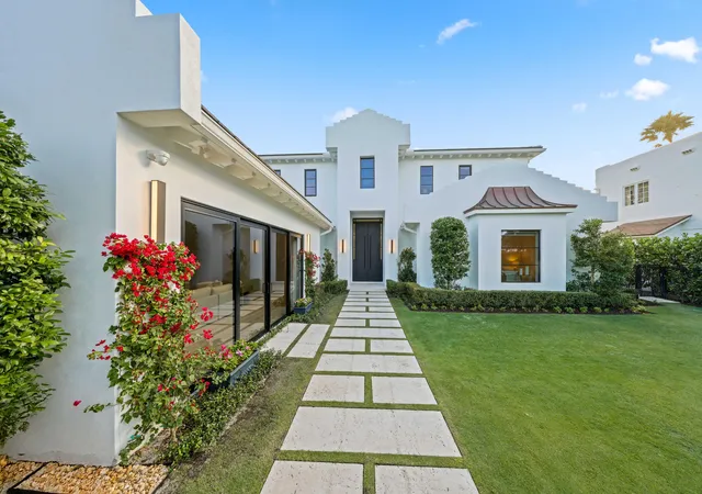 4th image of 248 E Lakewood Rd, West Palm Beach, FL 33405 | MLS# R11169330