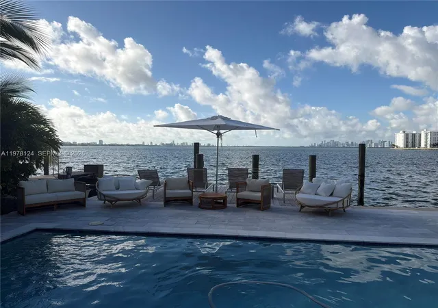 3rd image of 1930 Bay Dr #4, Miami Beach, FL 33141 | MLS# A11978124