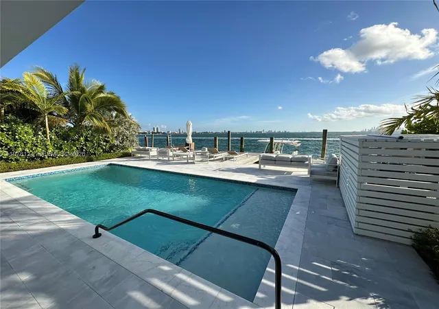 4th image of 1930 Bay Dr #4, Miami Beach, FL 33141 | MLS# A11978124
